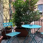 Retreats Porta Romana 아파트